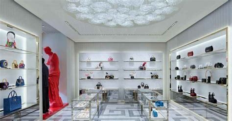 magasin versace lyon
